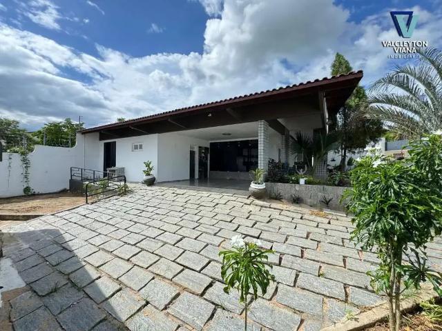Casa / Sobrado para Venda em Sobral/CE Colina Boa Vista 5 Quartos