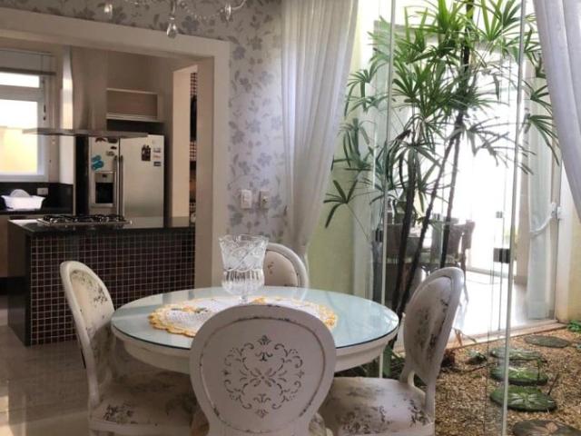 Casa / Sobrado para Venda em Sorocaba/SP Jardim Residencial Mont Blanc 4 Quartos