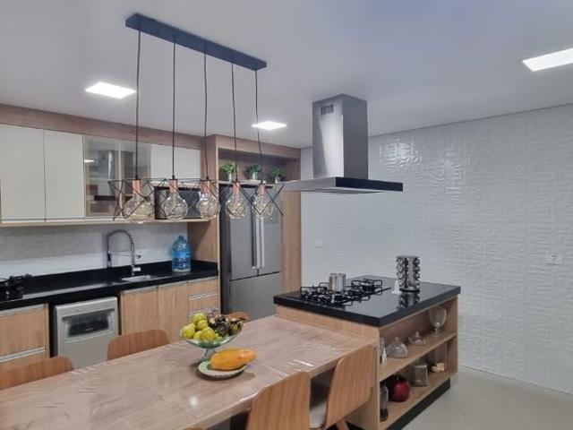 Casa / Sobrado para Venda em Suzano/SP Ipelândia 4 Quartos