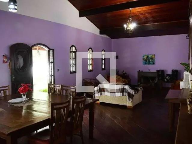 Casa / Sobrado para Locação em Cotia/SP Vila Jovina 4 Quartos