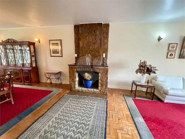 Casa / Sobrado para Locação em Cotia/SP Vila São Joaquim 5 Quartos