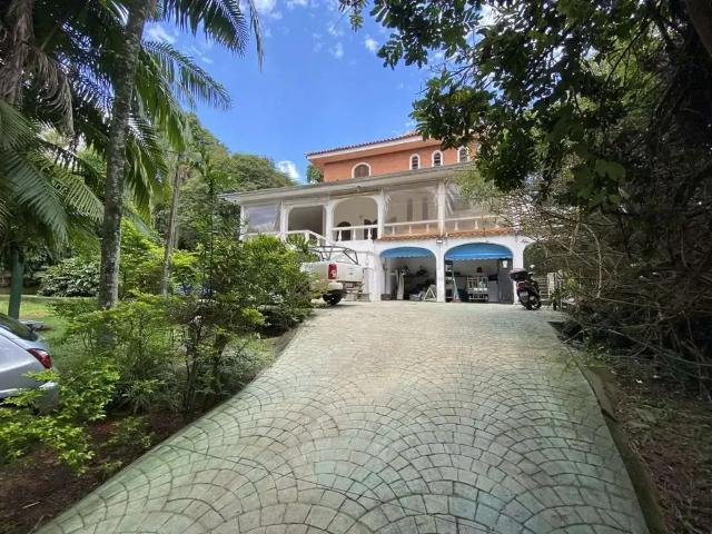 Casa / Sobrado para Locação em Cotia/SP Vila Santo Antônio 4 Quartos