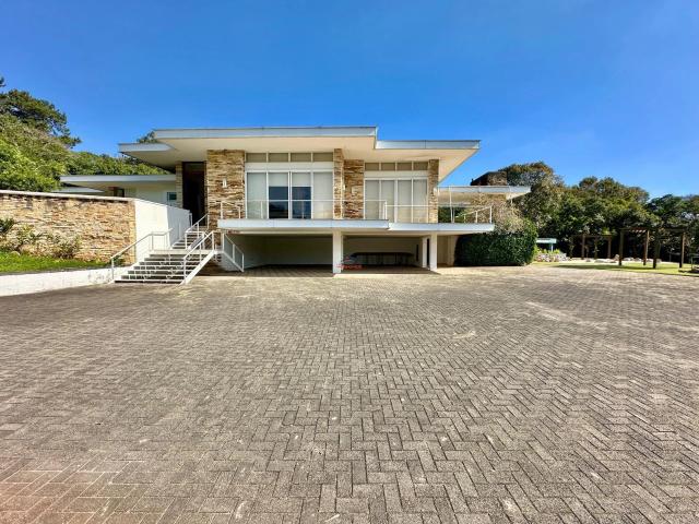 Casa / Sobrado para Locação em Cotia/SP Vila Santo Antônio 4 Quartos
