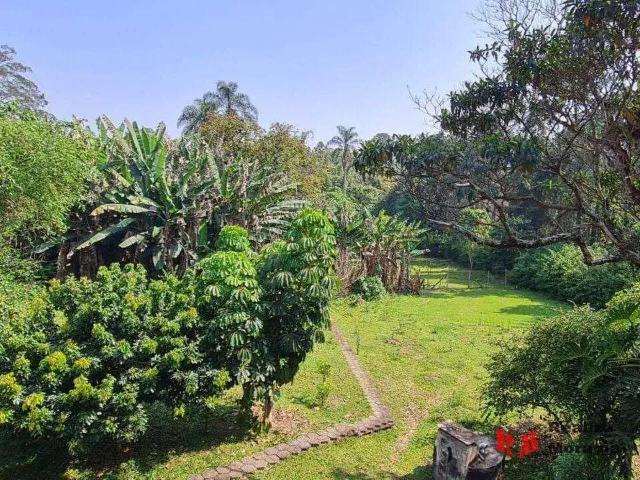 Casa / Sobrado para Locação em Cotia/SP Vila Santo Antônio 5 Quartos