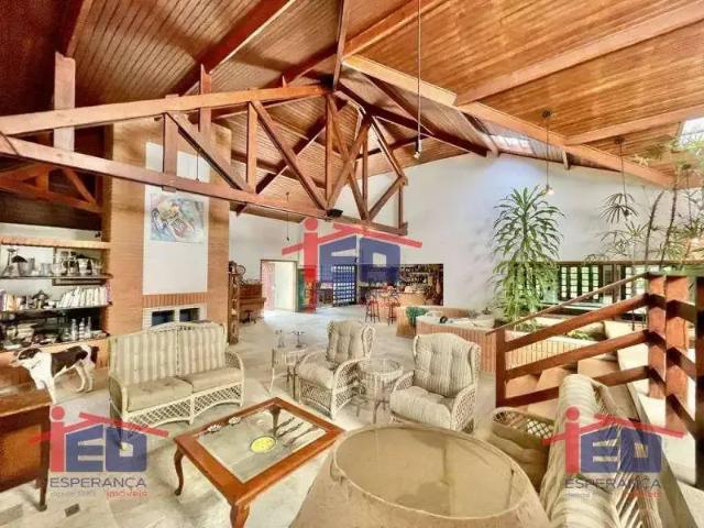 Casa / Sobrado para Locação em Cotia/SP Vila Santo Antônio 5 Quartos