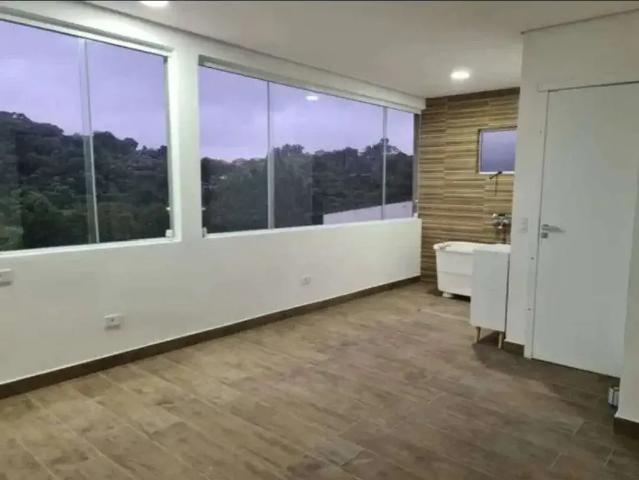 Casa / Sobrado para Locação em Cotia/SP Chácara Canta Galo 3 Quartos