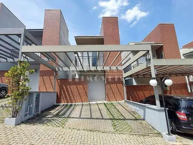 Casa / Sobrado para Locação em Cotia/SP Chácara Pavoeiro 3 Quartos