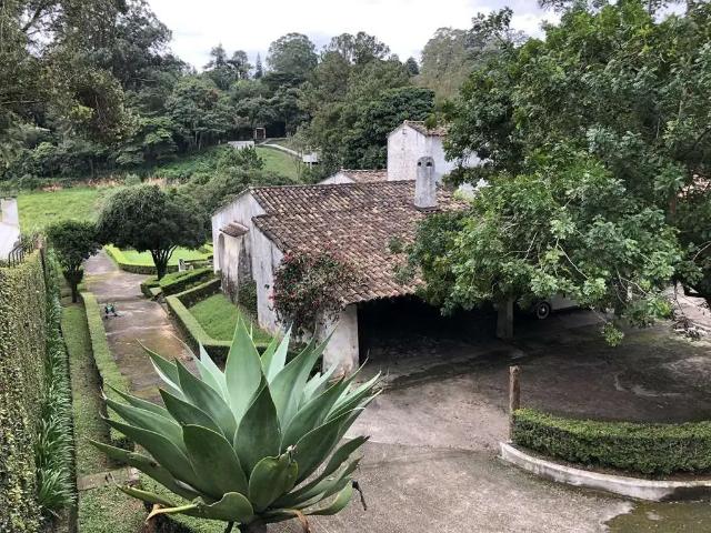 Casa / Sobrado para Locação em Cotia/SP Chácaras do Refúgio Granja Viana 4 Quartos