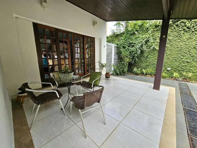 Casa / Sobrado para Locação em Cotia/SP Granja Viana 3 Quartos