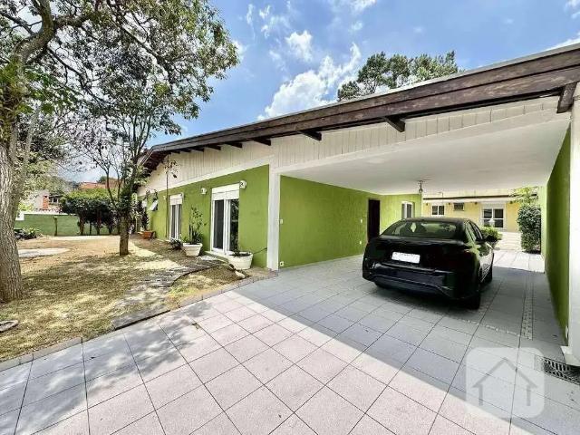 Casa / Sobrado para Locação em Cotia/SP Granja Viana 2 Quartos
