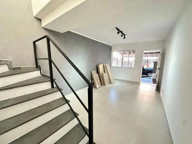Casa / Sobrado para Locação em Cotia/SP Granja Viana 2 Quartos