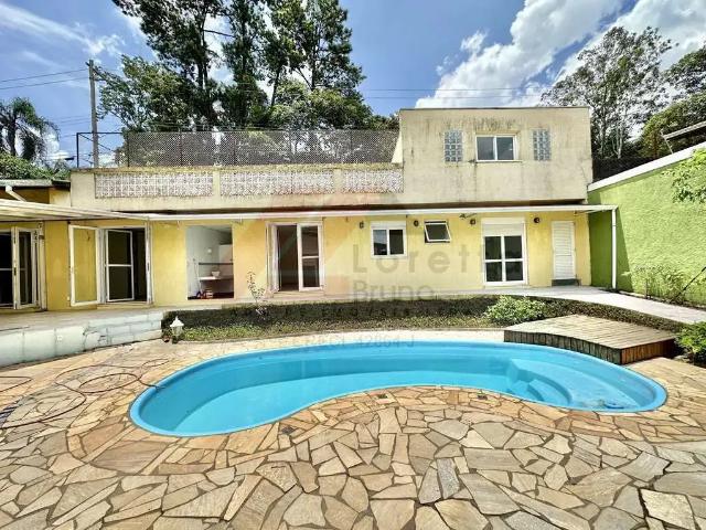 Casa / Sobrado para Locação em Cotia/SP Granja Viana 8 Quartos