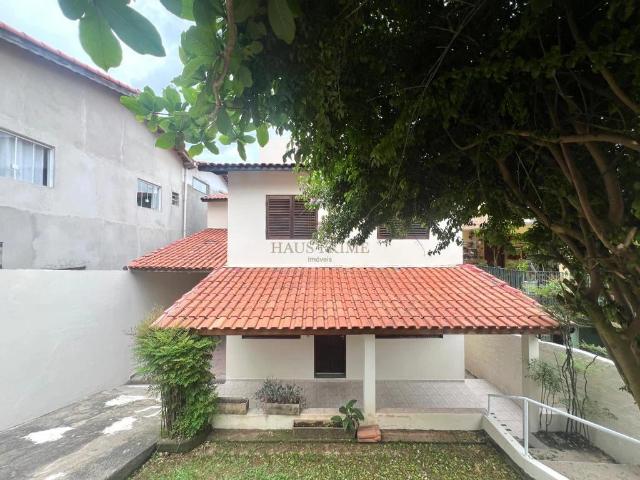 Casa / Sobrado para Locação em Cotia/SP Jardim Nomura 5 Quartos