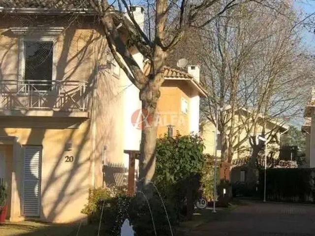 Casa / Sobrado para Locação em Cotia/SP Jardim Passárgada I 4 Quartos