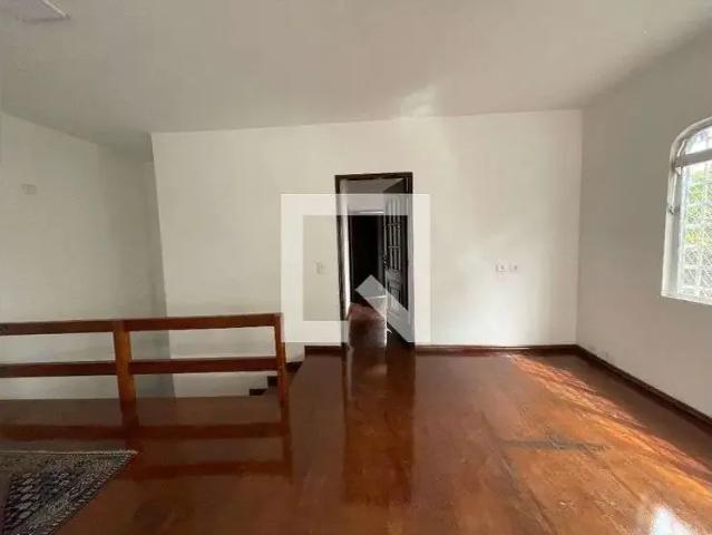 Casa / Sobrado para Locação em Cotia/SP Parque Rincão 4 Quartos