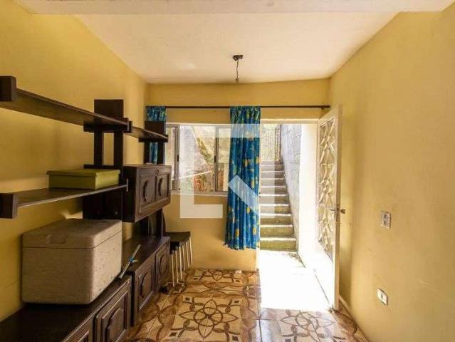 Casa / Sobrado para Locação em Cotia/SP Recanto Arco Verde 1 Quartos