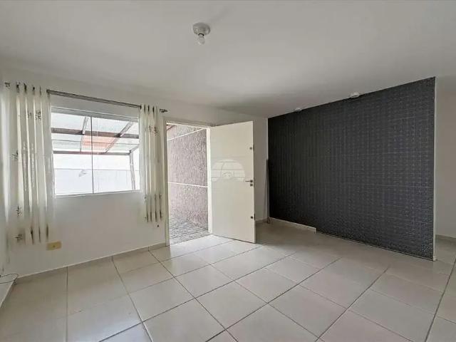 Casa / Sobrado para Locação em Colombo/PR São Gabriel 2 Quartos