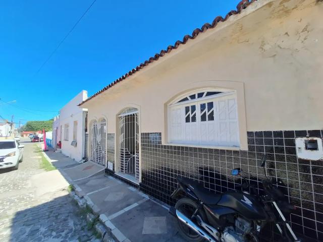 Casa / Sobrado para Locação em Conde/BA Centro 3 Quartos