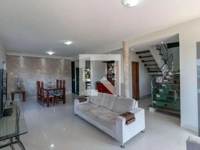 Casa / Sobrado para Locação em Contagem/MG Cabral 4 Quartos