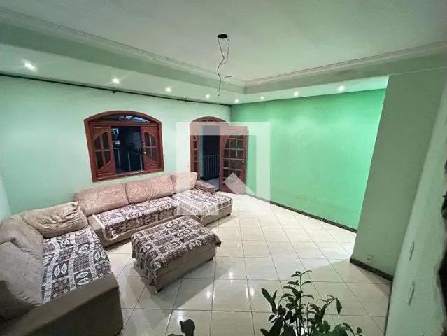 Casa / Sobrado para Locação em Contagem/MG Colonial 2 Quartos