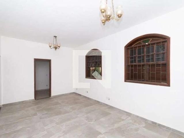 Casa / Sobrado para Locação em Contagem/MG Eldorado 5 Quartos