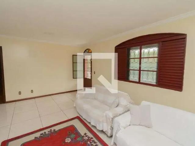 Casa / Sobrado para Locação em Contagem/MG Eldorado 3 Quartos