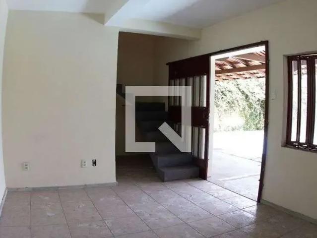 Casa / Sobrado para Locação em Contagem/MG Flamengo 2 Quartos