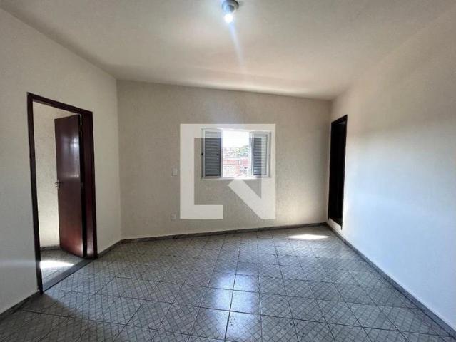 Casa / Sobrado para Locação em Contagem/MG Jardim Laguna 3 Quartos