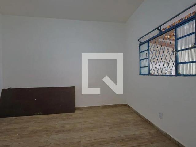 Casa / Sobrado para Locação em Contagem/MG Nacional 2 Quartos
