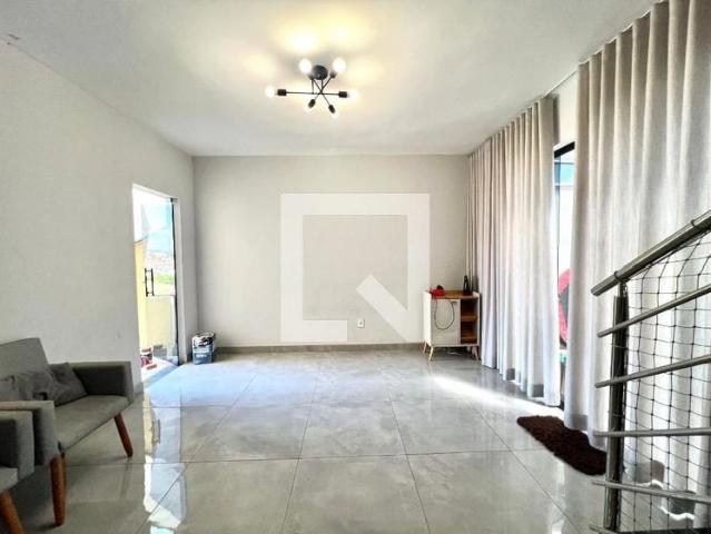 Casa / Sobrado para Locação em Contagem/MG Nacional 3 Quartos