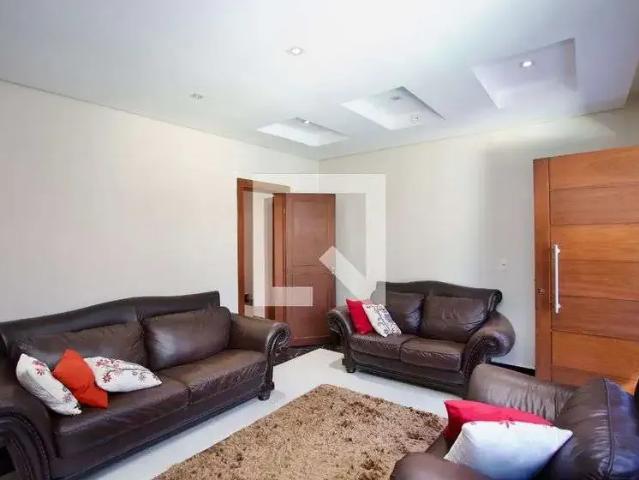 Casa / Sobrado para Locação em Contagem/MG Nossa Senhora do Carmo 4 Quartos