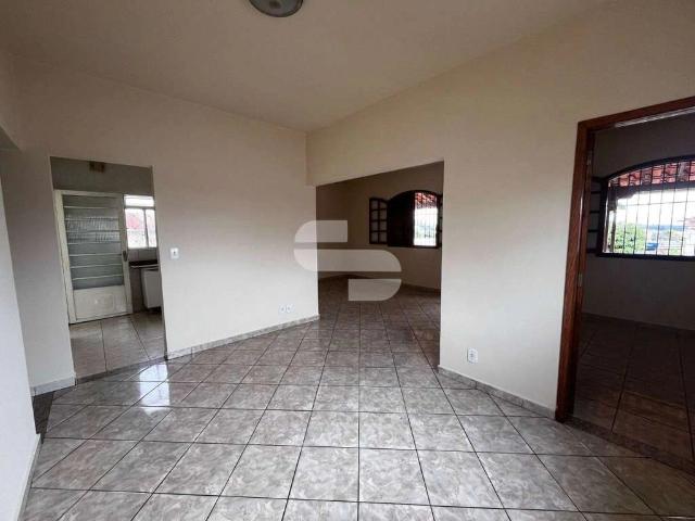 Casa / Sobrado para Locação em Contagem/MG Parque Recreio 3 Quartos