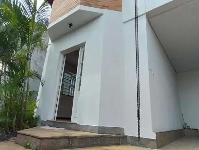 Casa / Sobrado para Locação em Contagem/MG Parque Recreio 3 Quartos