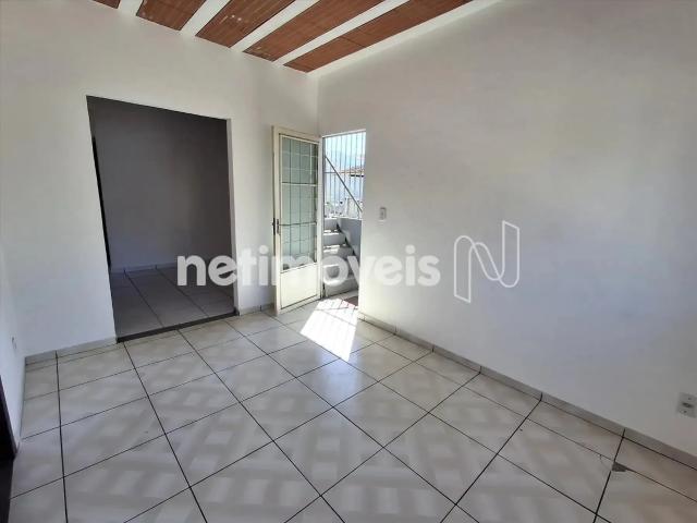 Casa / Sobrado para Locação em Contagem/MG Petrolândia 3 Quartos