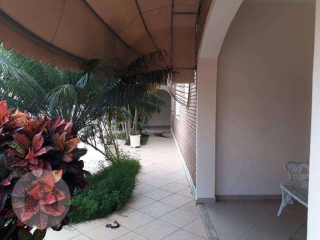 Casa / Sobrado para Locação em Caçapava/SP Vila Resende 4 Quartos