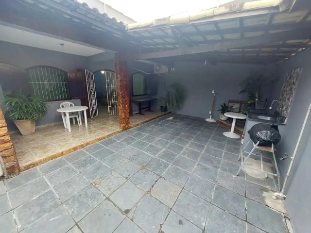 Casa / Sobrado para Locação em Cabo Frio/RJ Braga 2 Quartos
