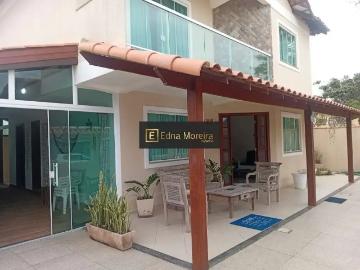 Casa / Sobrado para Locação em Cabo Frio/RJ Foguete 4 Quartos