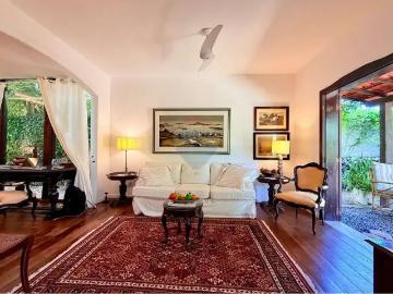 Casa / Sobrado para Locação em Cabo Frio/RJ Jardim Excelsior 5 Quartos