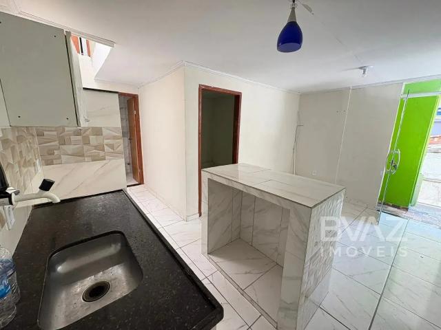 Casa / Sobrado para Locação em Cabo Frio/RJ Jardim Flamboyant 2 Quartos
