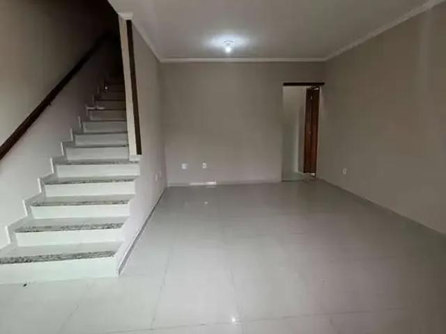 Casa / Sobrado para Locação em Cabo Frio/RJ Portinho 4 Quartos