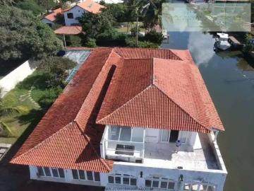 Casa / Sobrado para Locação em Cabo Frio/RJ Portinho 9 Quartos