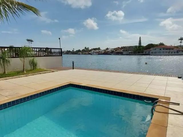 Casa / Sobrado para Locação em Cabo Frio/RJ Peró 3 Quartos