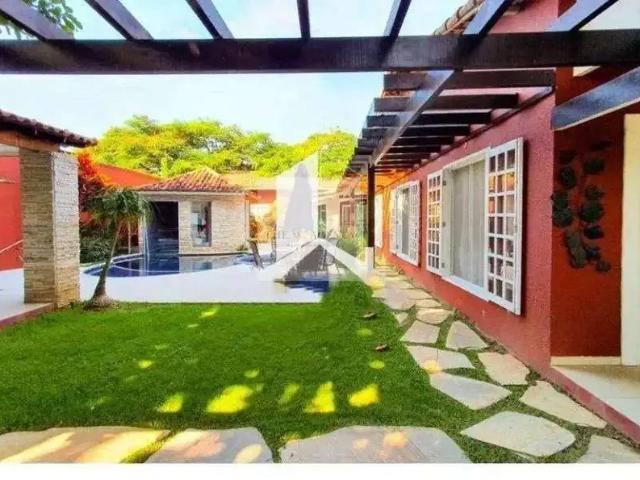 Casa / Sobrado para Locação em Cabo Frio/RJ Praia do Siqueira 4 Quartos
