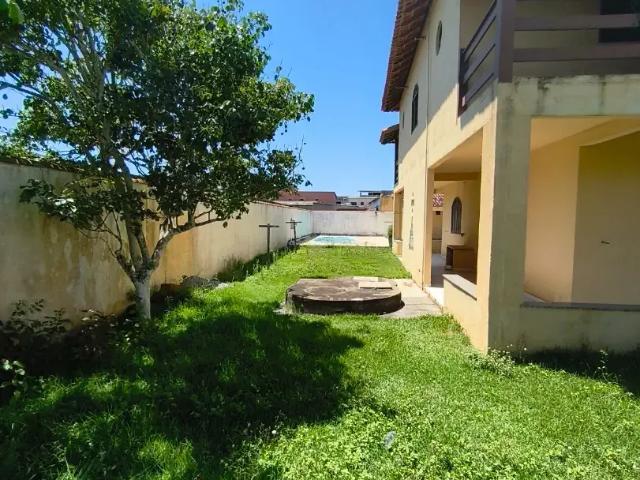 Casa / Sobrado para Locação em Cabo Frio/RJ Unamar 4 Quartos