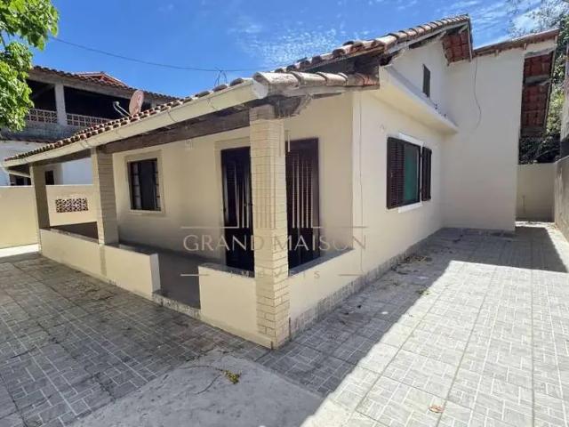 Casa / Sobrado para Locação em Cabo Frio/RJ Vila do Sol 2 Quartos