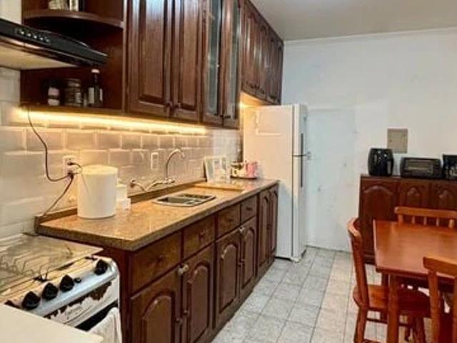 Casa / Sobrado para Locação em Cachoeirinha/RS Parque da Matriz 1 Quartos