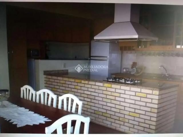 Casa / Sobrado para Locação em Cachoeirinha/RS Vila Veranópolis 2 Quartos