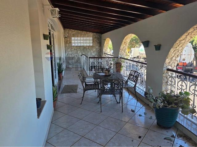 Casa / Sobrado para Locação em Cajuru/SP Centro 4 Quartos
