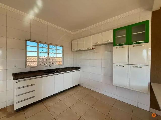 Casa / Sobrado para Locação em Caldas Novas/GO Setor Serrinha 4 Quartos