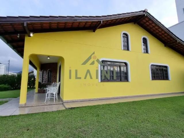 Casa / Sobrado para Locação em Camboriú/SC Centro 3 Quartos